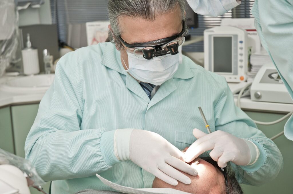 口臭に関する悩みは歯医者に相談すべきなのか？