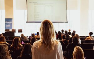 人前での口臭が気になる時の効果的な対策は？