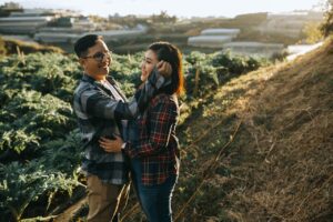 女性ホルモンと口臭の関係と効果的な対策は？